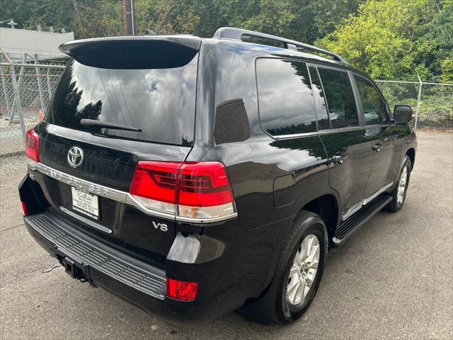 2017 toyota land cruiser base