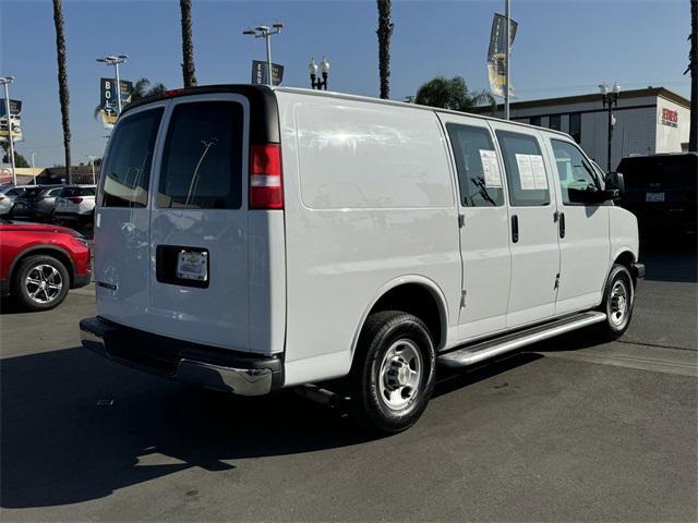 2022 chevrolet express 2500 rwd 2500 regular wheelbase wt