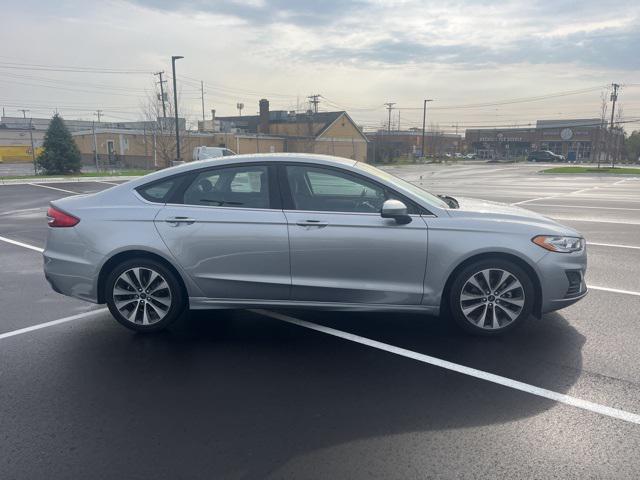 2020 ford fusion se