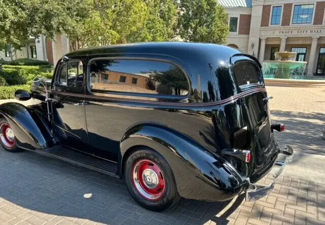 1937 chevrolet sedan 370hp gm 350 v8 crate motor 3 speed