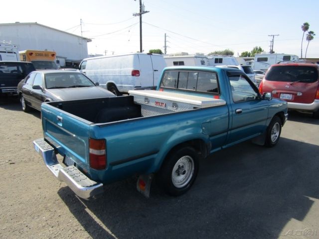 c 1989 toyota pickup deluxe used 2.4l i4 8v manual no reserve