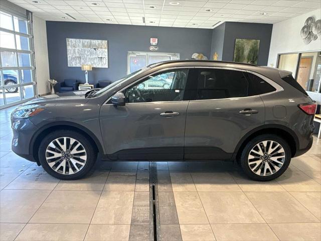 2022 ford escape titanium