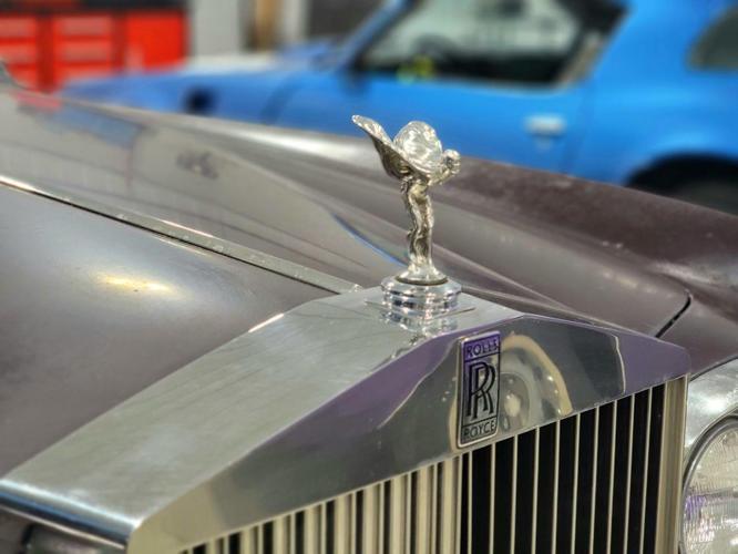 1976 rolls-royce silver shadow in hilton, new york
