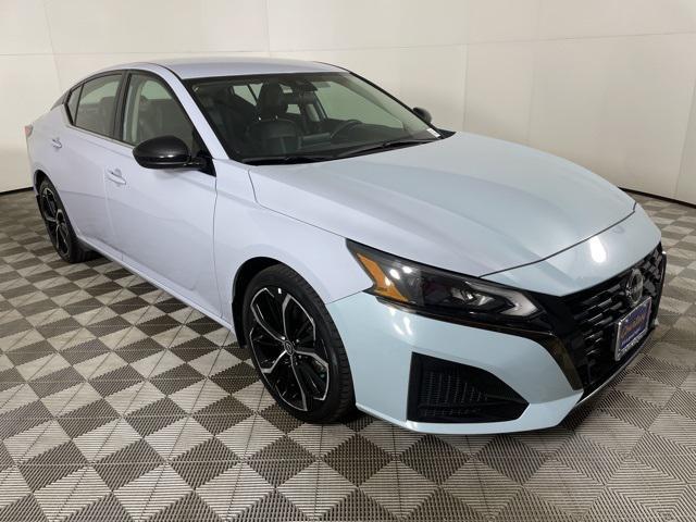 2023 nissan altima sr fwd