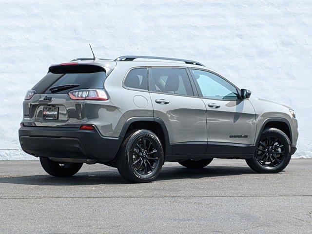 2023 jeep cherokee altitude lux