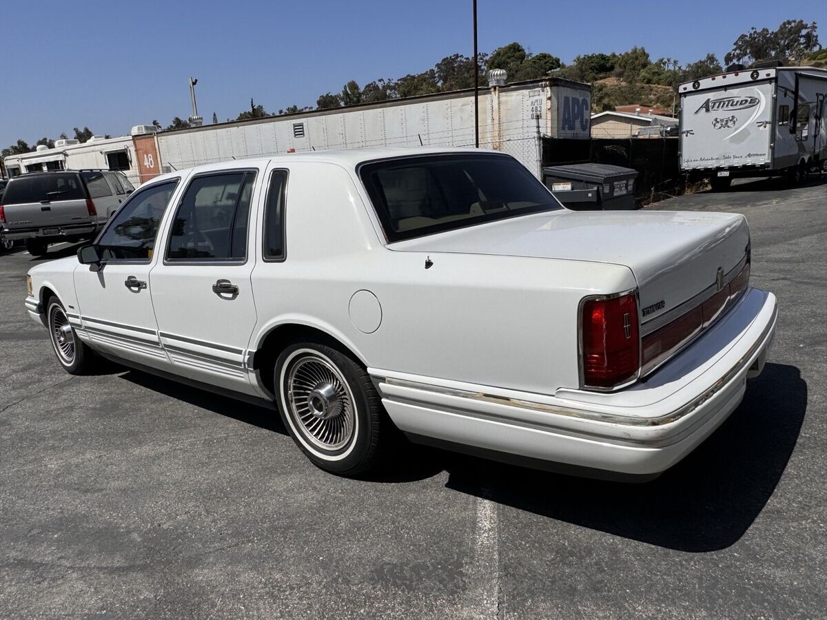 1991 lincoln town car sedan white executive