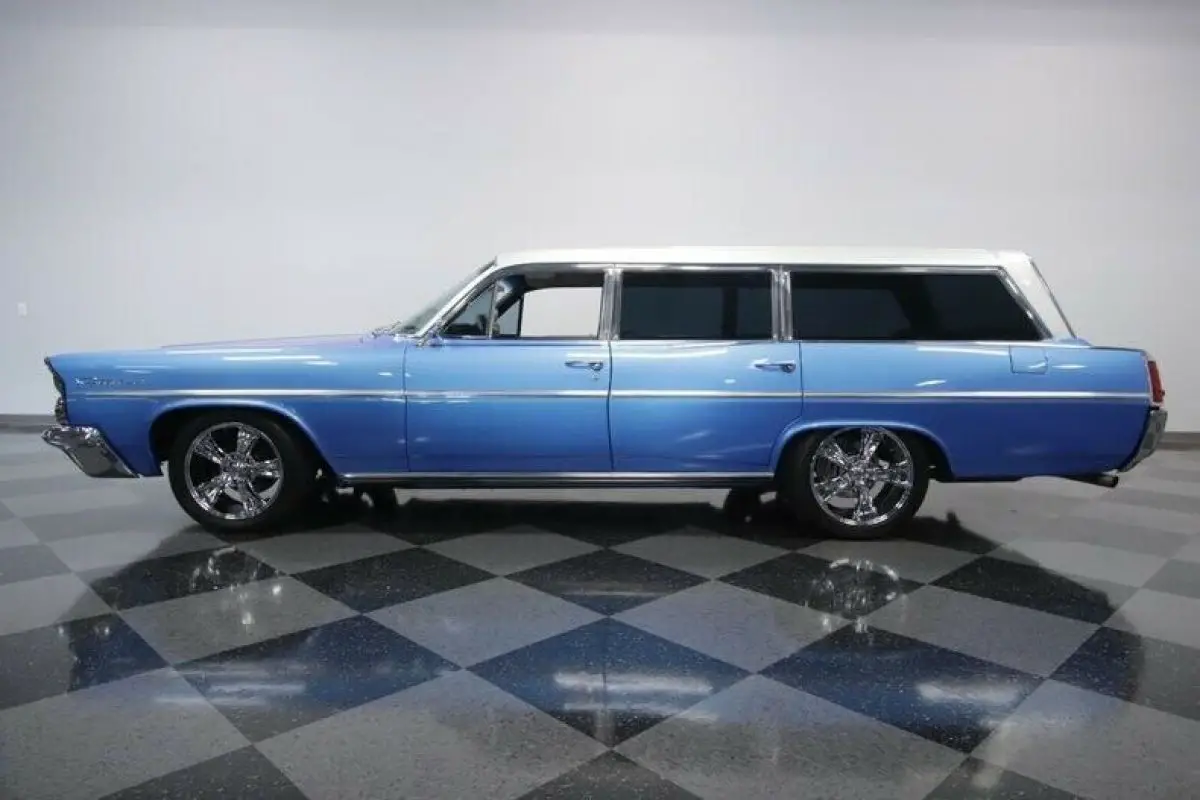 restomod custom v8 auto classic vintage collector a/c edelbrock two-tone blue si