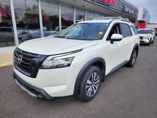 2023 nissan pathfinder sl