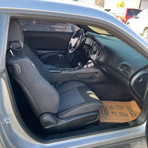 2018 dodge challenger sxt