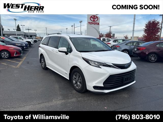 2021 toyota sienna le