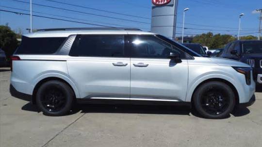 2025 Kia Carnival