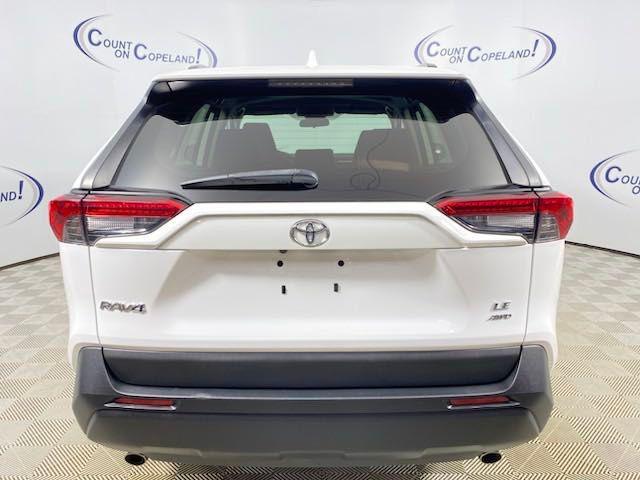 2021 toyota rav4 le