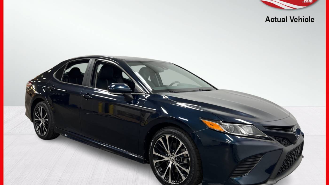2020 toyota camry se