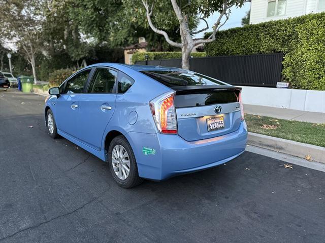 2012 toyota prius plug-in base