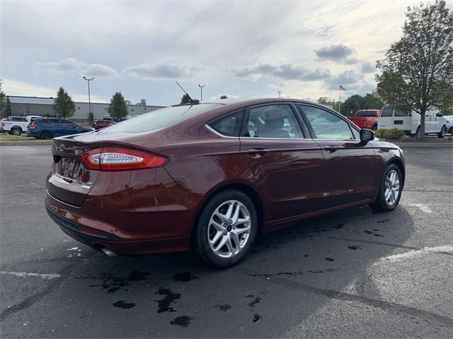 2016 ford fusion se