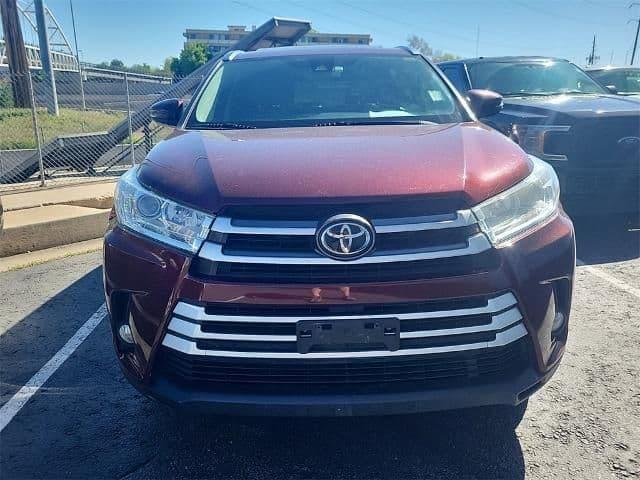 2017 toyota highlander le v6 4dr all-wheel drive in denver, colorado