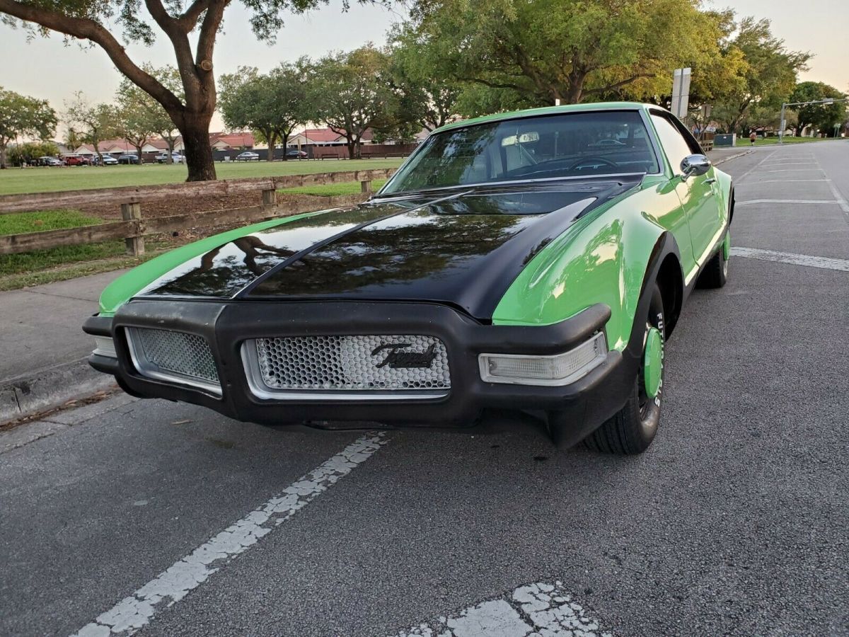 beautiful muscle car "1968 oldsmobile toronado" completely restored