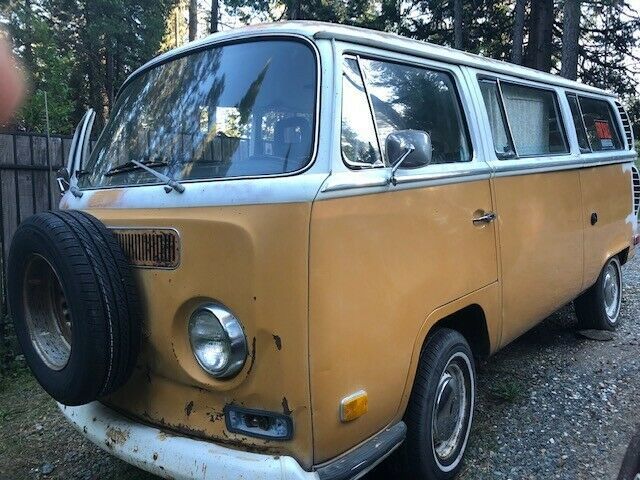 1971 vw bus w/ sunroof.california vehicle