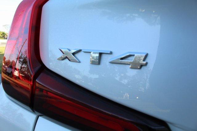 2022 cadillac xt4 premium luxury
