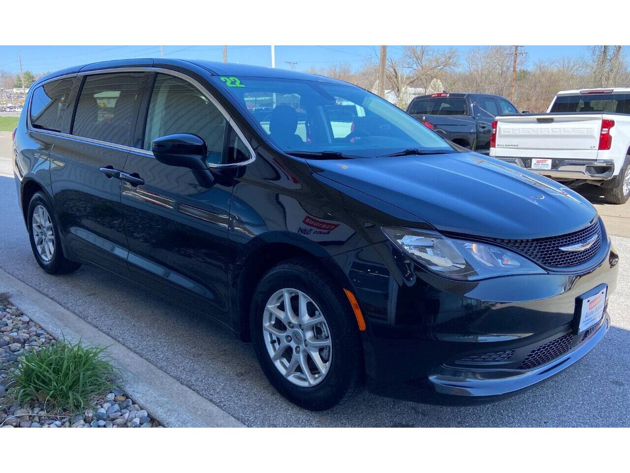 2022 chrysler voyager