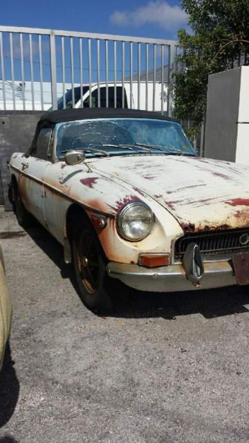 1971 mgb convertible 2dr white for parts engine runs bill of sale no title nr!