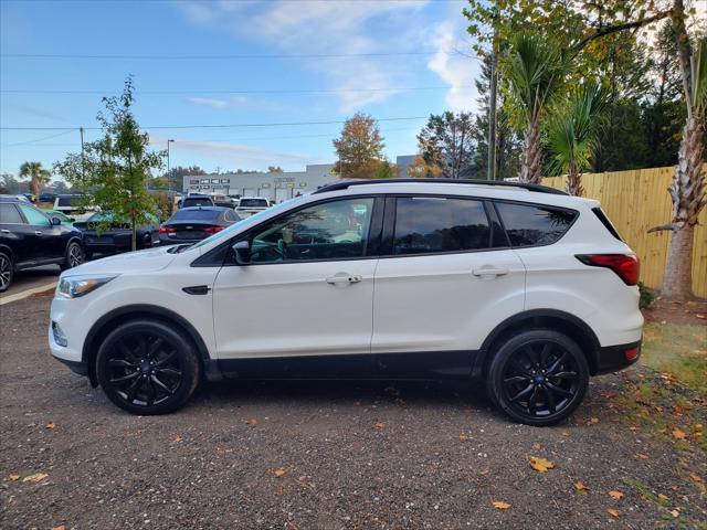 2019 ford escape se