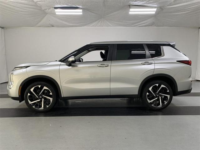 2022 mitsubishi outlander es