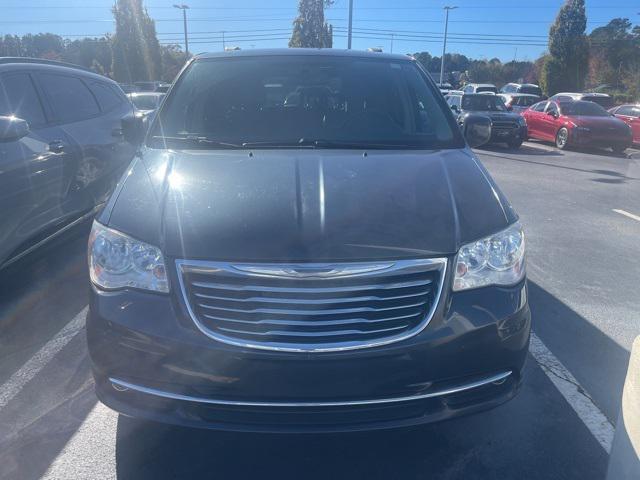 2013 chrysler town & country touring