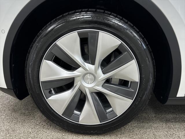 2021 tesla model y standard range rear-wheel drive