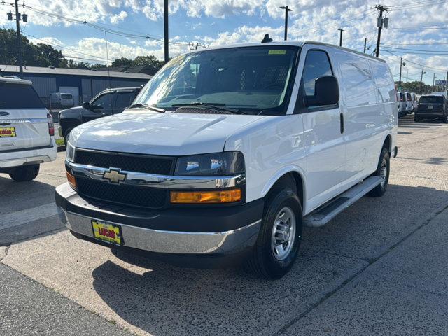 2022 chevrolet express 2500 rwd 2500 regular wheelbase wt