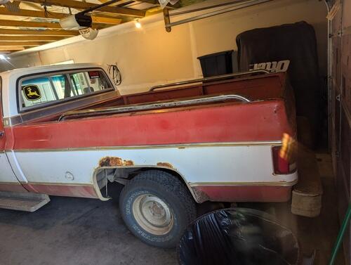 selling to down size. been a great pickup. has a fitech fuel injection system