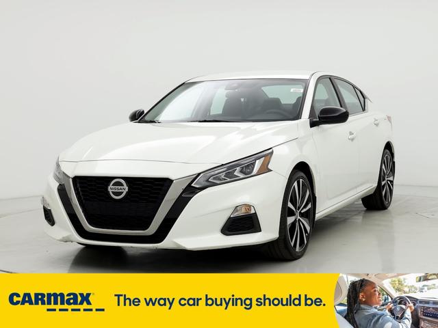 2022 nissan altima sr