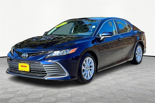 2021 toyota camry le