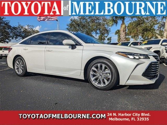 2022 toyota avalon hybrid xle