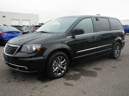 new 2015 chrysler town and country s for sale in grand forks, north dakota