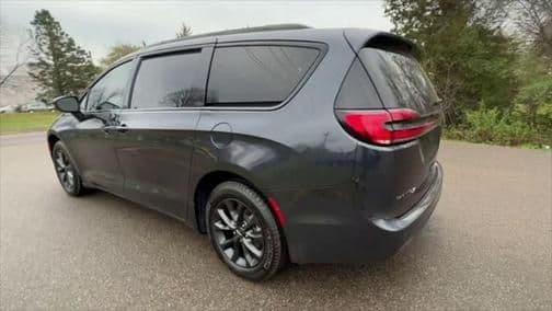 2021 chrysler pacifica touring in jordan, minnesota