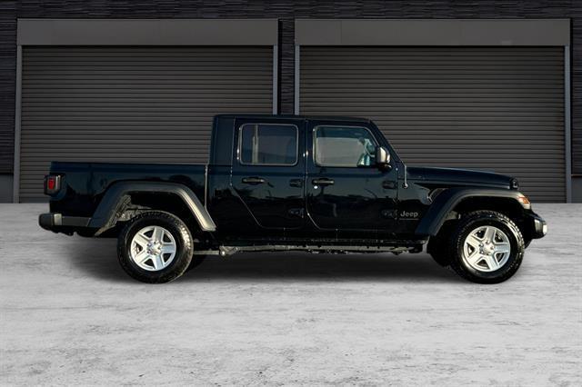 2023 jeep gladiator sport