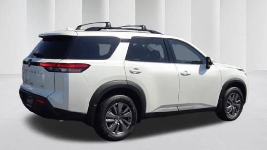 2024 Nissan Pathfinder sv