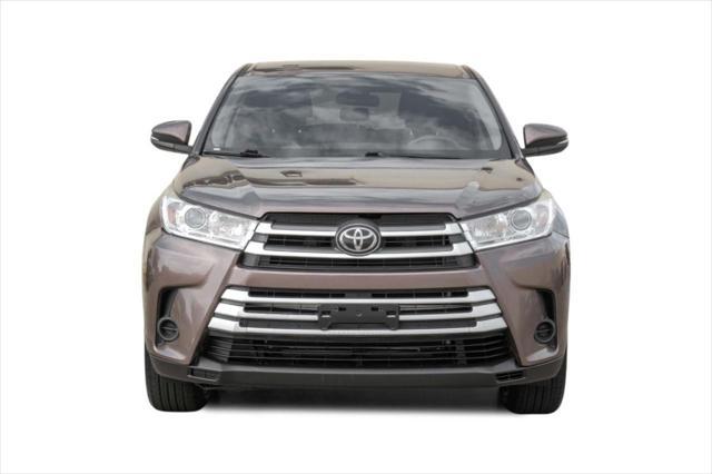 2019 toyota highlander le
