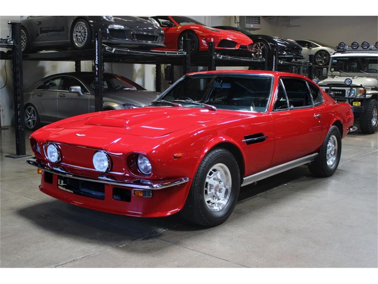 1977 aston martin v8