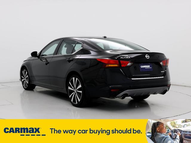 2022 nissan altima sr