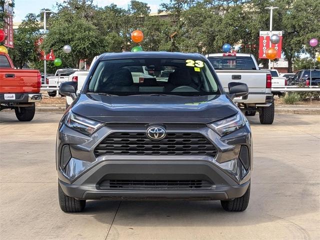 2023 toyota rav4 le