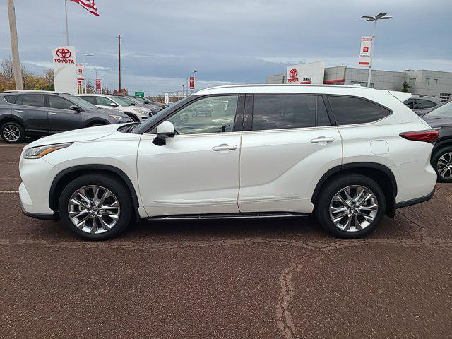 2022 toyota highlander limited