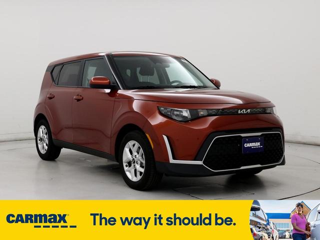 2023 kia soul lx
