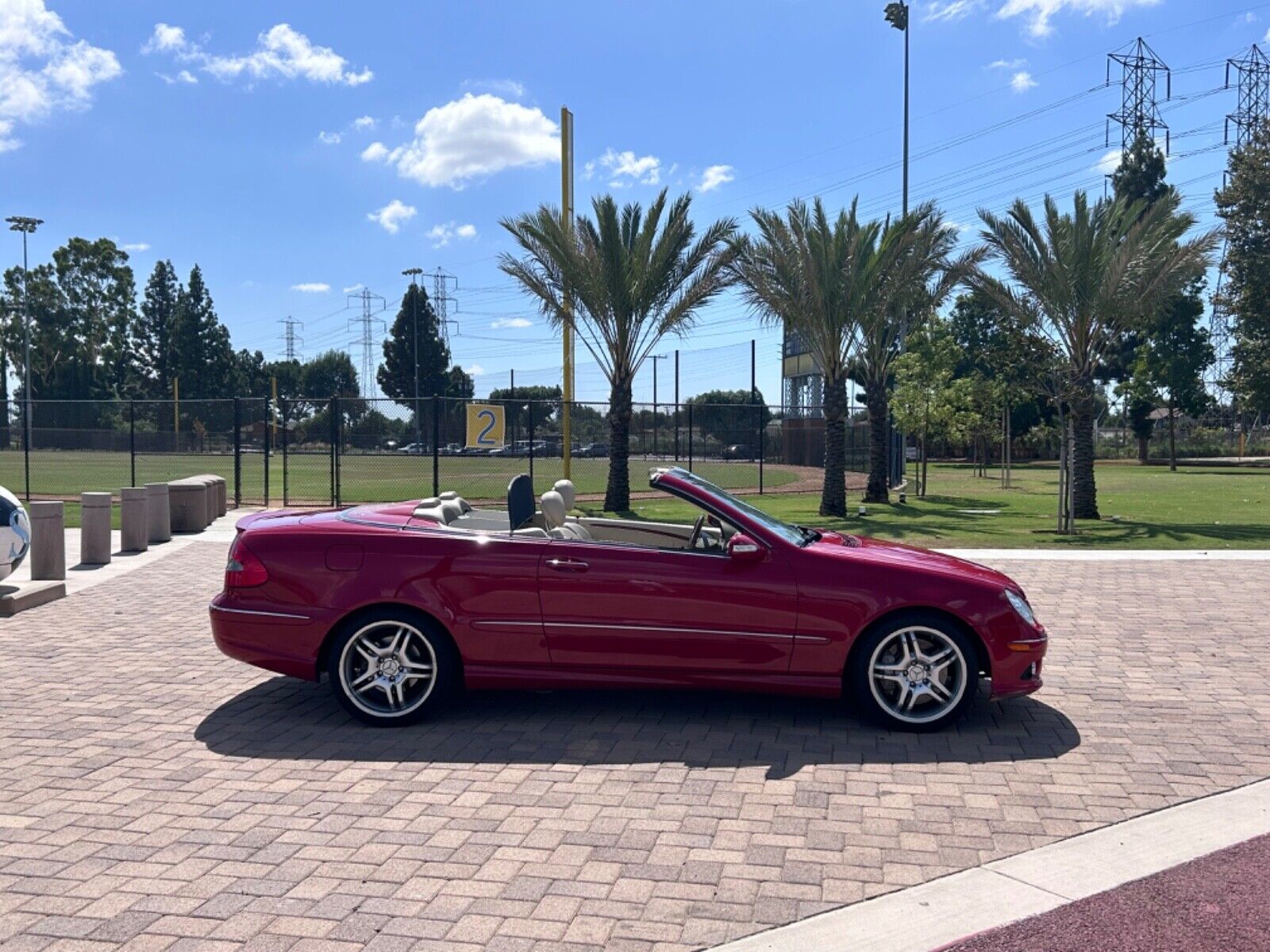 2008 mercedes-benz clk-class beautiful clk550 convertible amg sport pkg red/tan