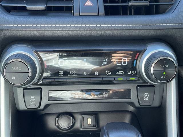 2022 toyota rav4 xle
