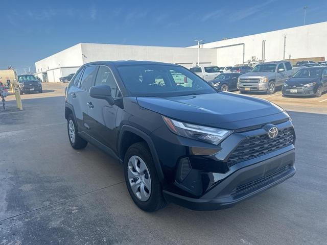 2024 toyota rav4 le