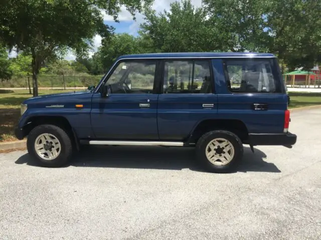 1992 toyota land cruiser lj77 â 2.4l turbo diesel engine. 4x4 â 5sp. manual. a/c