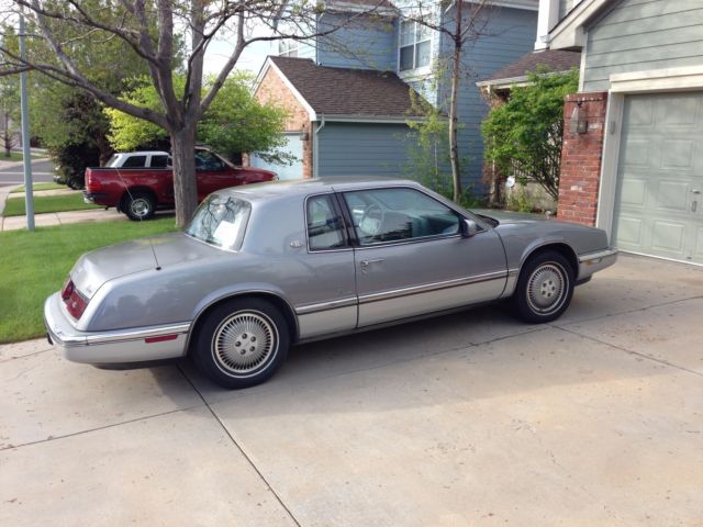 1991 buick riviera - 71k original miles - runs and looks great
