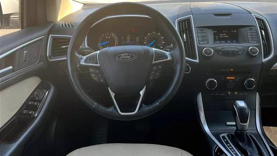 2016 Ford Edge